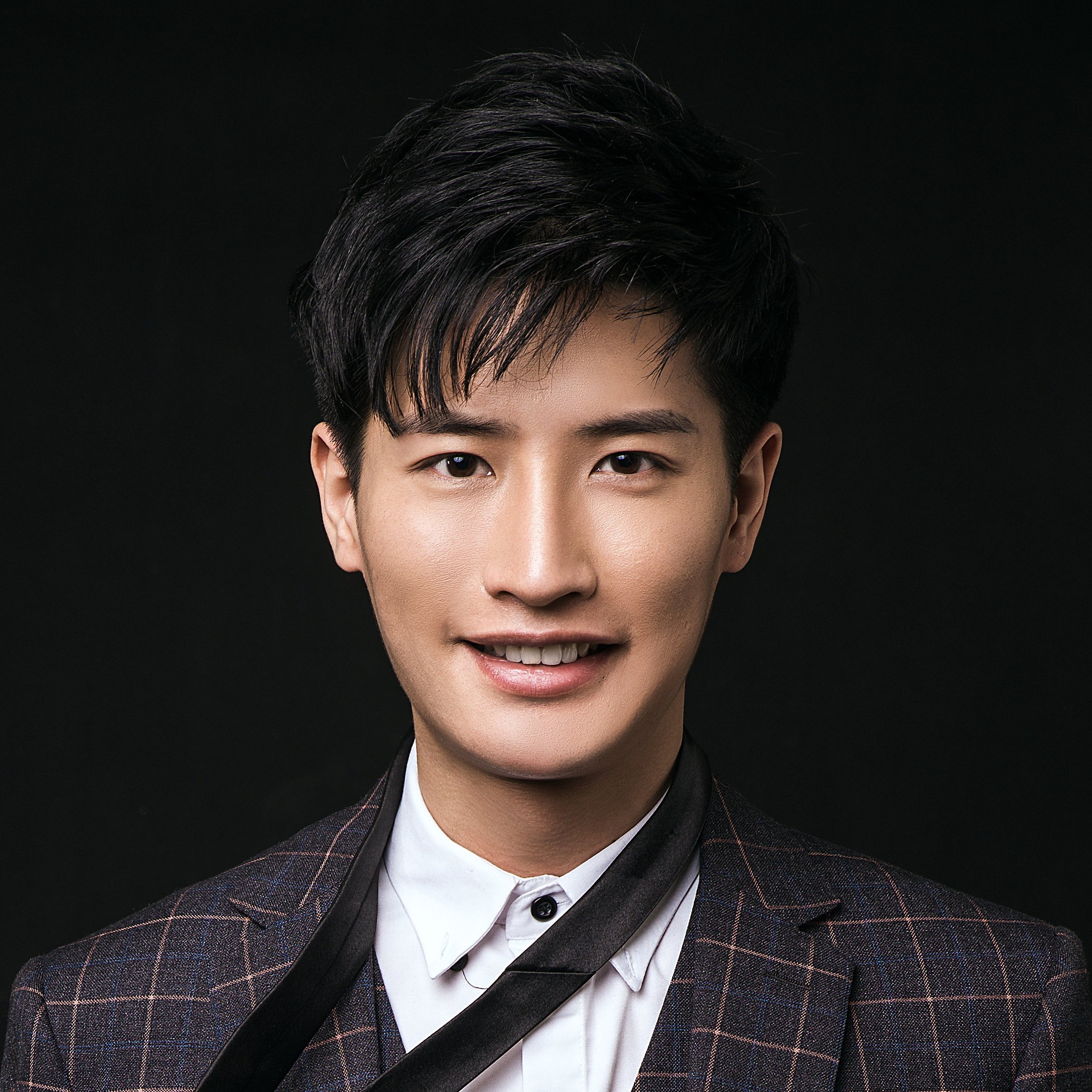 李玉龙