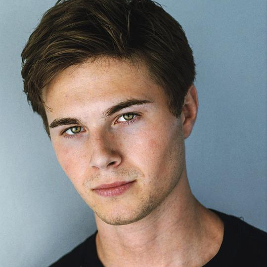 伊莱亚斯 · 卡卡瓦斯