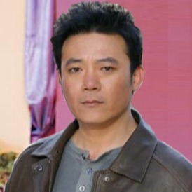 卢映