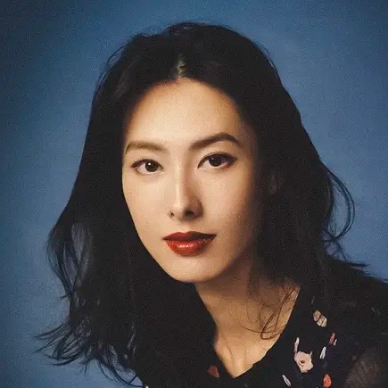 梁洛施