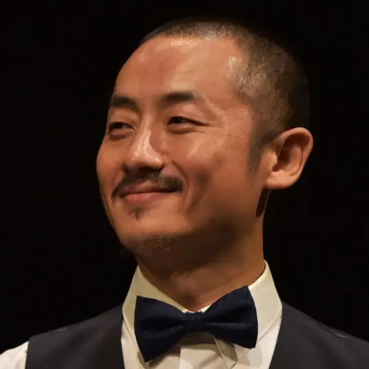 闫震宁