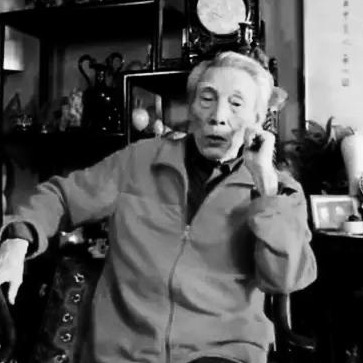 王显